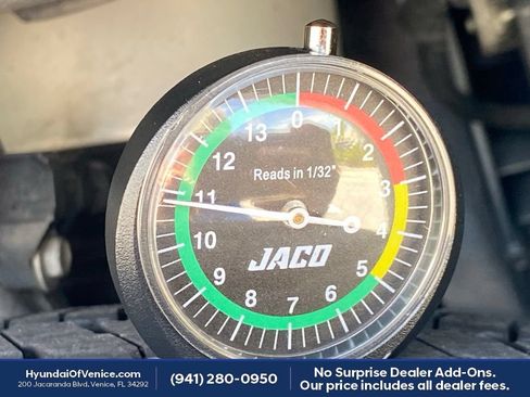 Used 2022 Jeep Grand Cherokee Overland AWD/4WD image 11