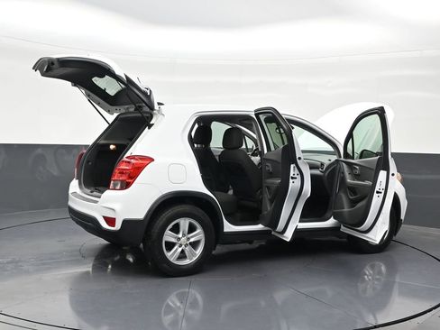 Used 2020 Chevrolet Trax LS FWD image 35