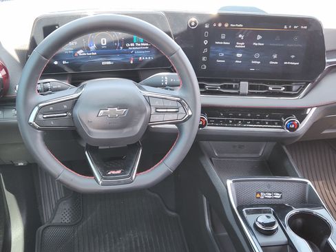 Used 2025 Chevrolet Equinox RS w/ Safety and Technology Package FWD image 27