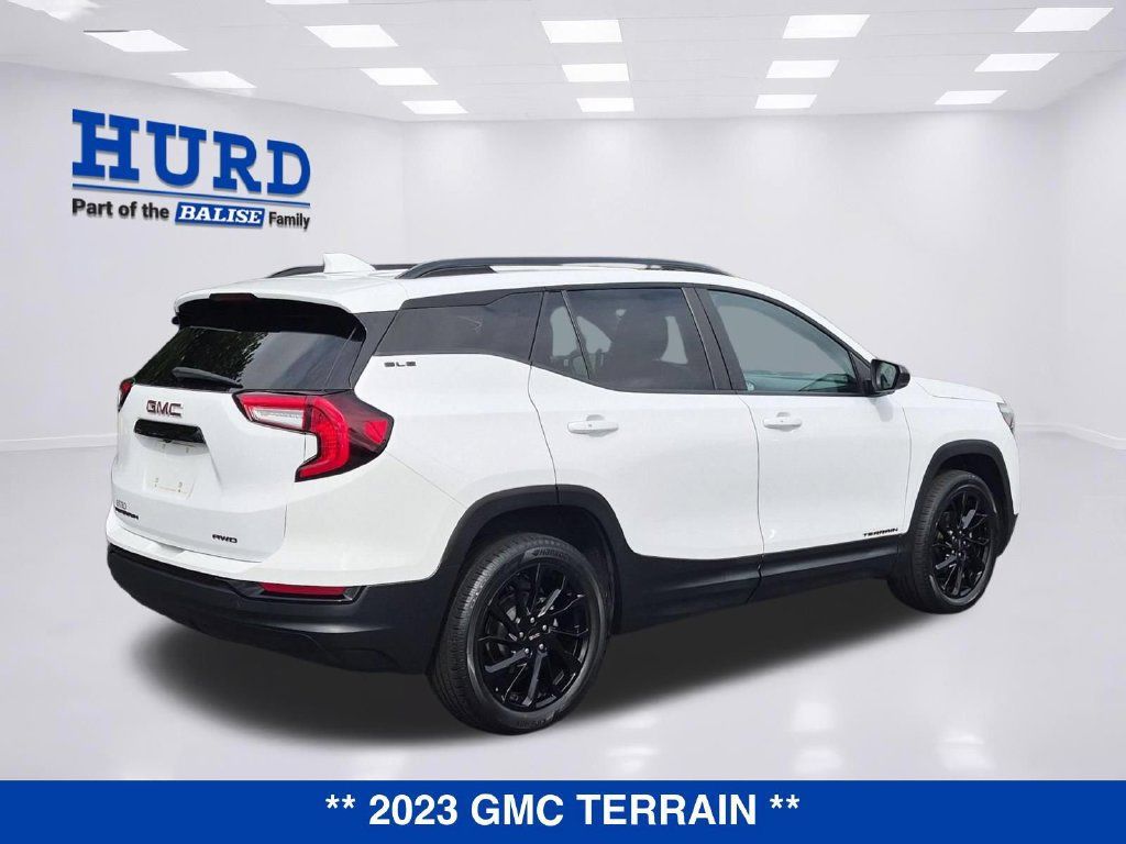 Used 2023 GMC Terrain SLE w/ Driver Convenience Package AWD/4WD image 3