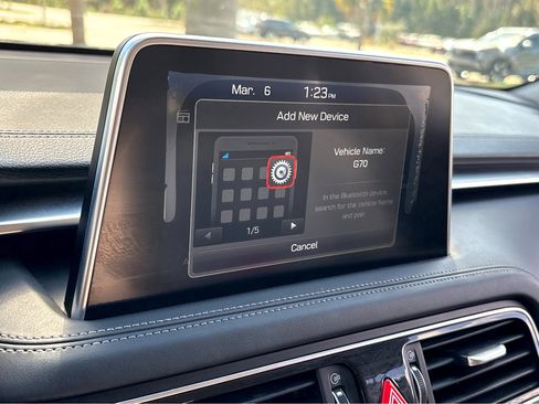 Used 2021 Genesis G70 2.0T image 6