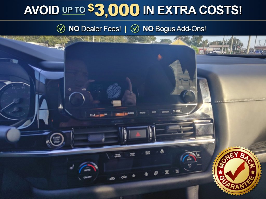 Used 2023 Nissan Pathfinder SL w/ Black Appearance Package FWD image 26