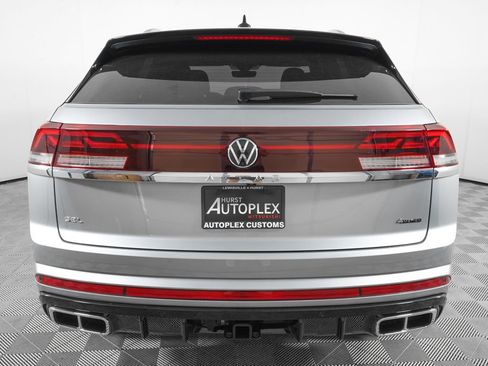 Used 2025 Volkswagen Atlas Cross Sport SEL Premium R-Line AWD/4WD image 5