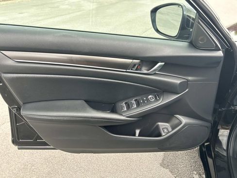 Used 2022 Honda Accord Sport image 19