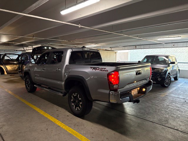 Used 2017 Toyota Tacoma TRD Off-Road w/ Tow Package RWD image 4