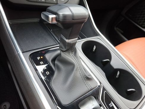 Used 2025 Kia Carnival SX Prestige image 17