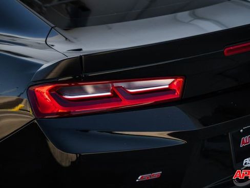 Used 2018 Chevrolet Camaro SS image 37