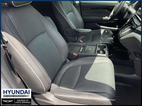 Used 2025 Honda Odyssey Elite image 32