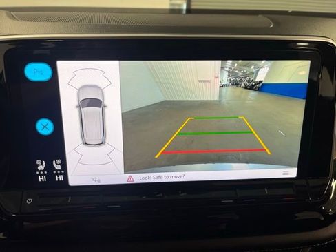 Used 2024 Volkswagen Atlas SE image 28