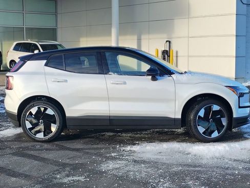 New 2026 Volvo EX30 Ultra w/ Climate Package image 2