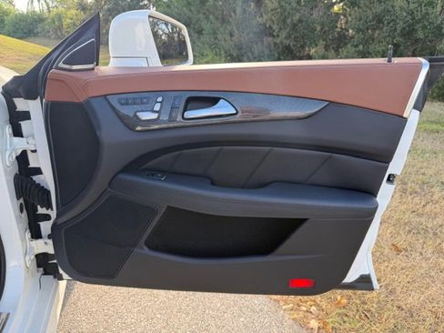 Used 2016 Mercedes-Benz CLS 550 image 12