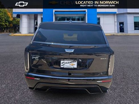 Certified 2026 Cadillac Vistiq Platinum w/ LPO, Floor Liner Package AWD/4WD image 6