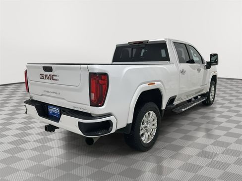 Used 2022 GMC Sierra 3500 Denali image 4