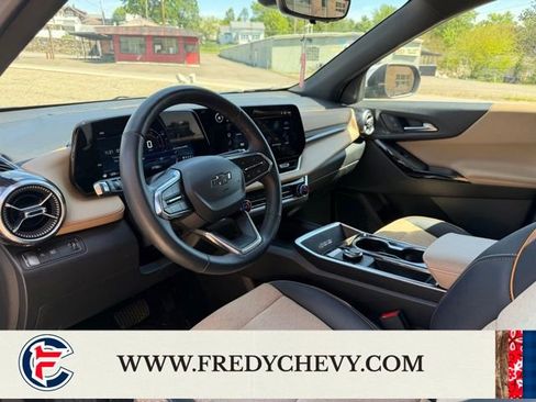 Used 2025 Chevrolet Equinox ACTIV w/ Safety and Technology Package FWD image 40