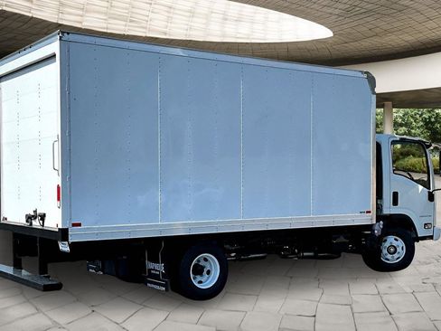 New 2025 Chevrolet Low Cab Forward image 6