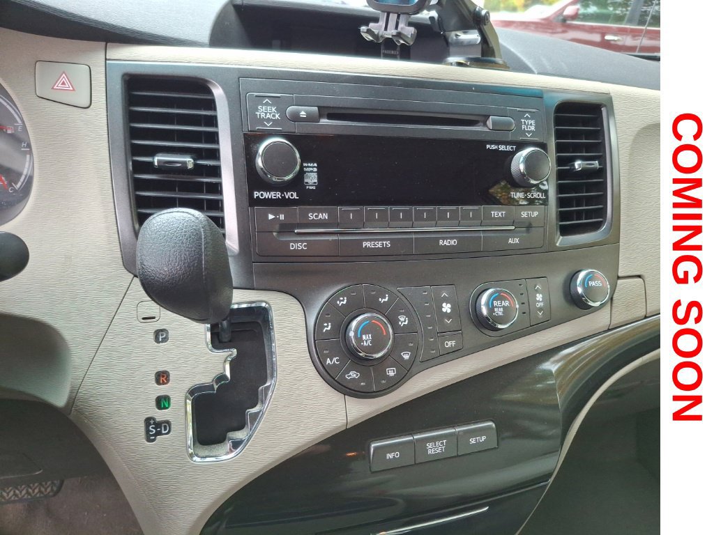 Used 2011 Toyota Sienna LE w/ Towing Pkg FWD image 14