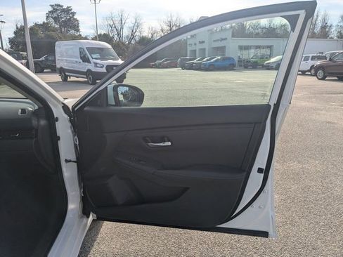 Used 2024 Nissan Sentra SV image 31