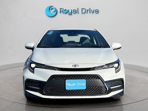 Used 2021 Toyota Corolla SE w/ SE Premium Package FWD image 9