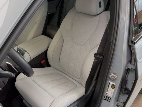 Used 2025 BMW X5 xDrive40i w/ M Sport Package image 45