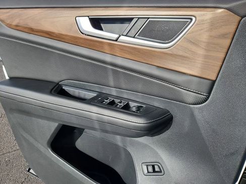 New 2026 Volkswagen Atlas SE image 6