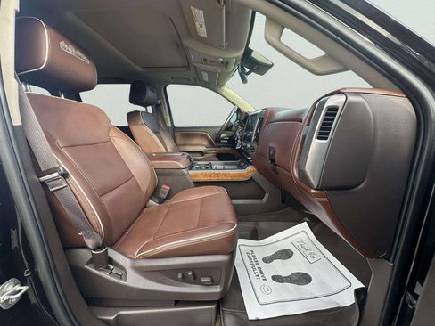 Used 2014 Chevrolet Silverado 1500 High Country w/ High Country Premium Package image 13