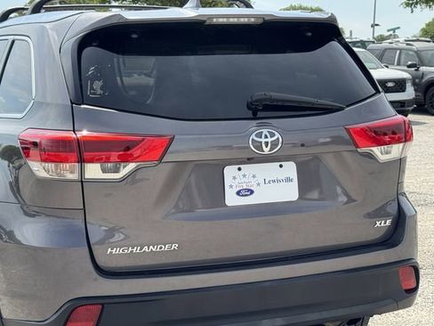 Used 2017 Toyota Highlander XLE image 7