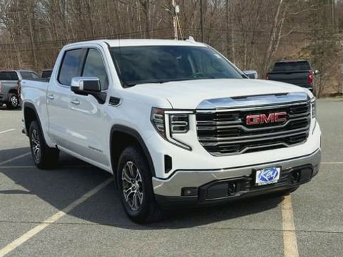 Used 2025 GMC Sierra 1500 SLT AWD/4WD image 2