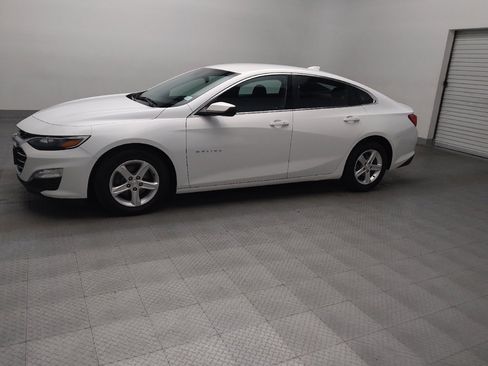 Used 2023 Chevrolet Malibu LT FWD image 2