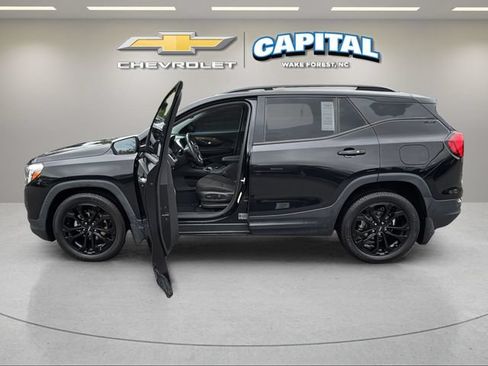 Used 2020 GMC Terrain SLE w/ Driver Convenience Package FWD image 9