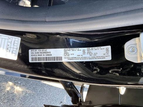 Used 2025 Chrysler Pacifica Select FWD image 14