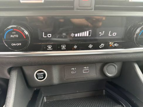 Used 2023 Nissan Rogue SV FWD image 39