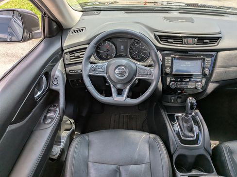 Used 2017 Nissan Rogue SL w/ SL Premium Package FWD image 17