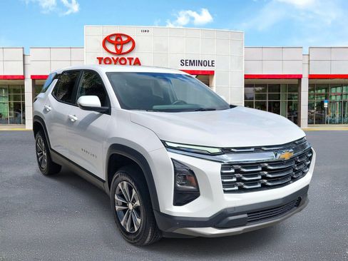 Used 2026 Chevrolet Equinox LT FWD image 2