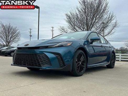 New 2026 Toyota Camry SE image 1