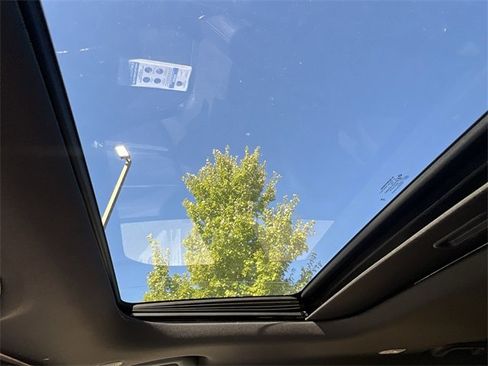 New 2025 Jeep Grand Cherokee L Altitude image 20