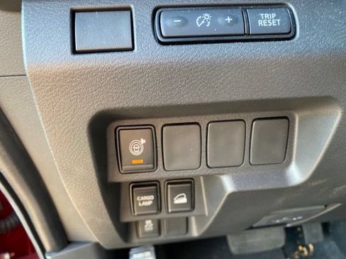 Used 2025 Nissan Frontier SV AWD/4WD image 18
