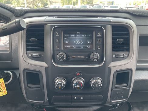 Used 2015 RAM 1500 Express RWD image 27