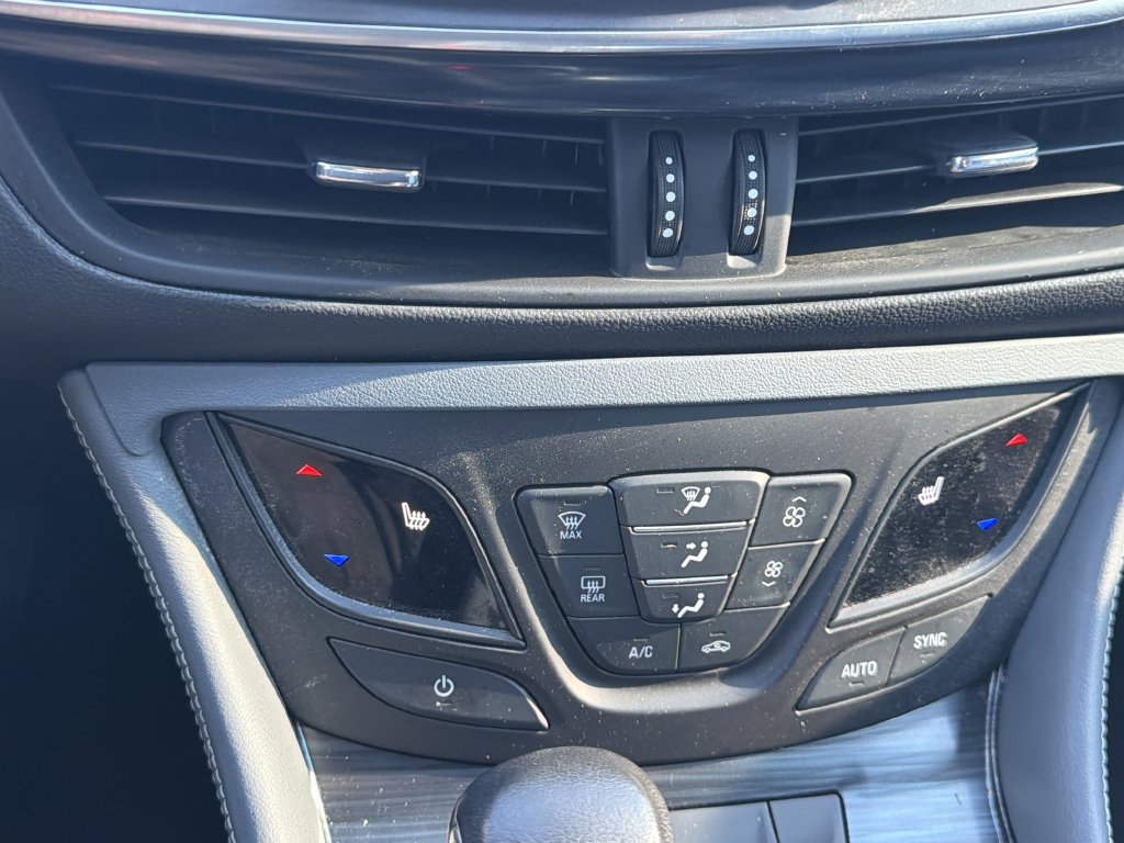 Used 2020 Buick Envision Essence FWD image 29