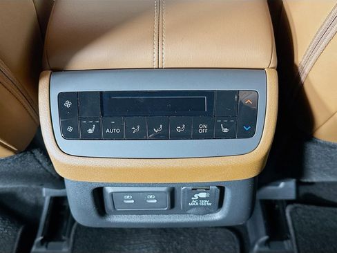 New 2026 Nissan Pathfinder Platinum image 25