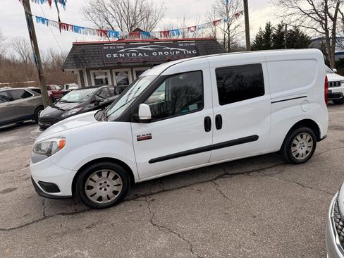 Used 2017 RAM ProMaster City Tradesman SLT w/ Rear Back-up Camera Group FWD image 3