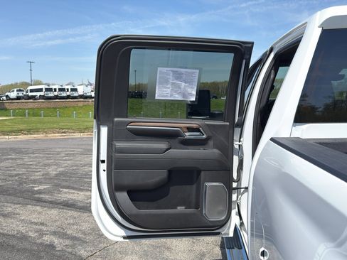 Used 2024 Chevrolet Silverado 3500 High Country w/ High Country Premium Package AWD/4WD image 37