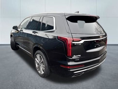 Used 2022 Cadillac XT6 Premium Luxury image 2