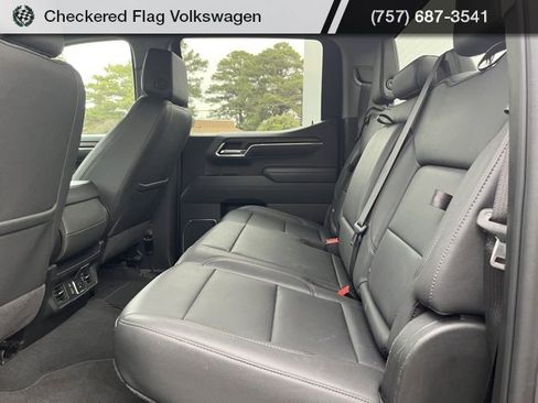 Used 2025 GMC Sierra 1500 SLT image 24