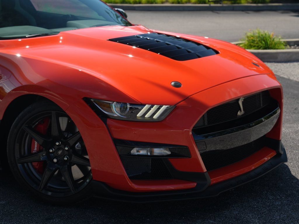 Used 2022 Ford Mustang Shelby GT500 w/ Carbon Fiber Track Pack RWD image 32