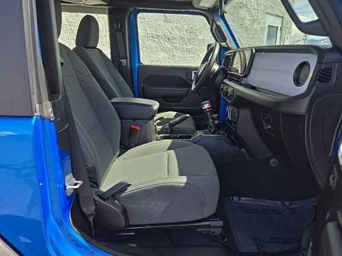 Used 2025 Jeep Wrangler Sport AWD/4WD image 34