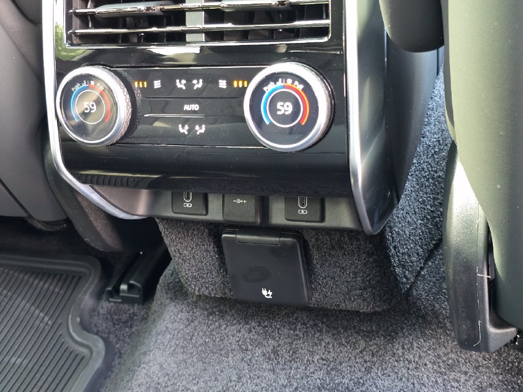 New 2026 Land Rover Range Rover SE AWD/4WD image 33