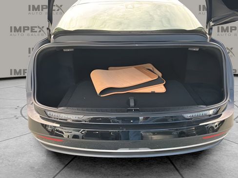 Used 2024 Lucid Air Touring image 27