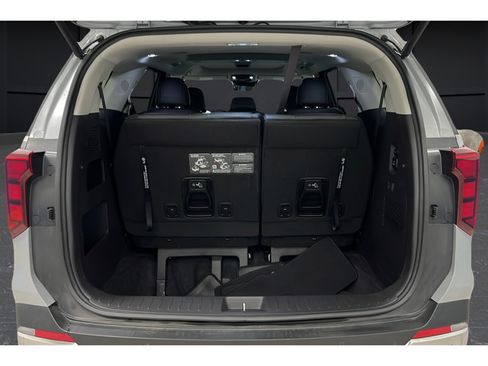 Used 2026 Kia Carnival SX FWD image 28