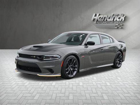 Used 2023 Dodge Charger Scat Pack w/ Technology Group RWD image 5