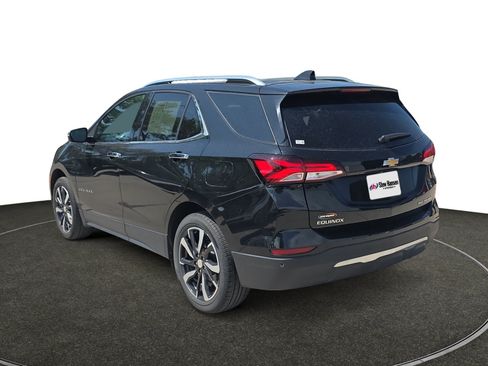 Used 2023 Chevrolet Equinox Premier AWD/4WD image 3